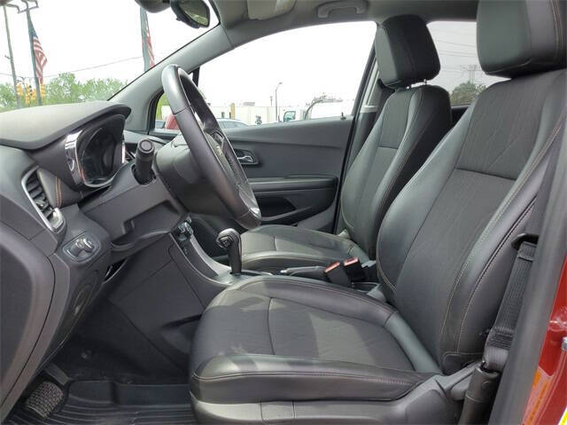 2022 Chevrolet Trax for sale at Bowman Auto Center in Clarkston, MI