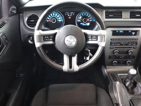 2014 Ford Mustang V6