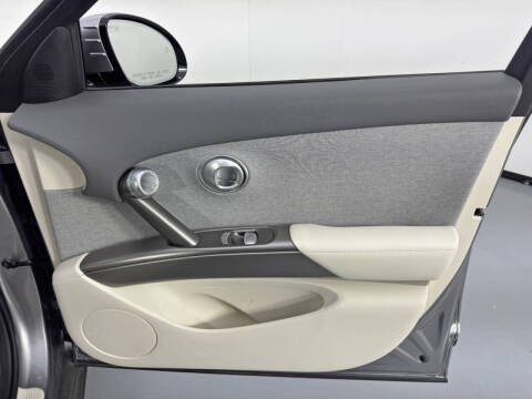 2024 Genesis GV60 Standard