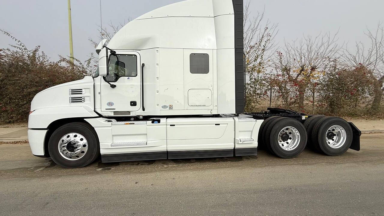 2023 MACK ANTHEM SLEEPER for sale at KING TRUCK TRAILER SALES in Bakersfield, CA