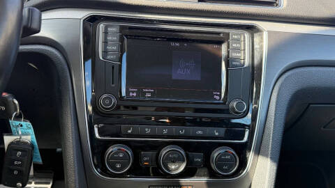 2017 Volkswagen Passat 1.8T R-Line