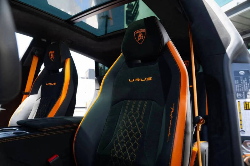 2024 Lamborghini Urus Performante