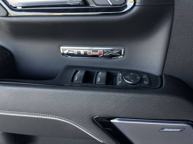 2025 GMC Sierra 1500 AT4X