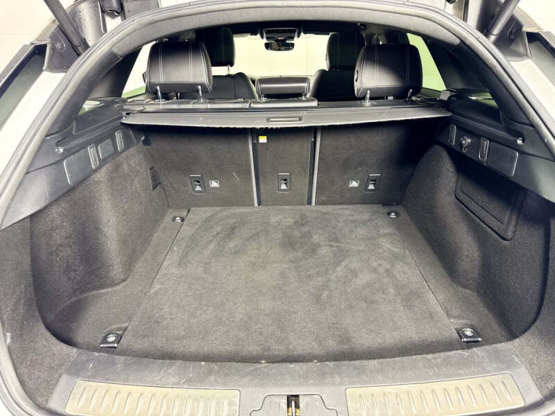 2019 Land Rover Range Rover Velar P250 R-Dynamic SE