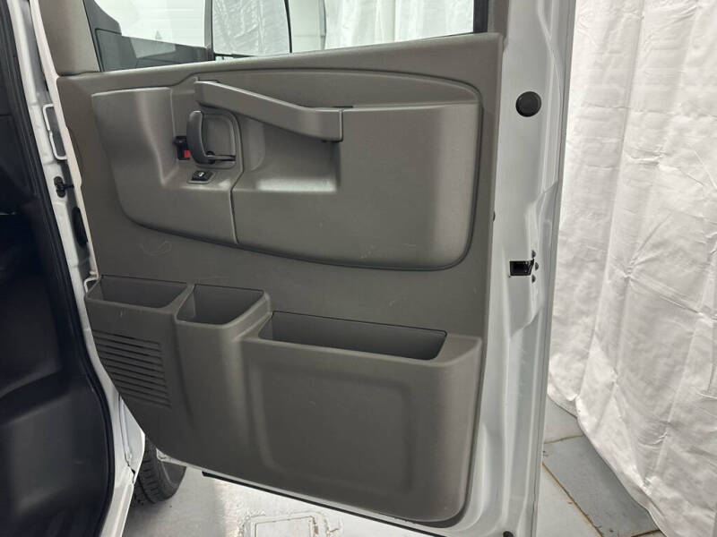 2022 Chevrolet Express 3500