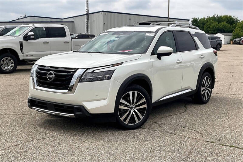 Used 2024 Nissan Pathfinder Platinum with VIN 5N1DR3DJ0RC270459 for sale in Montevideo, Minnesota