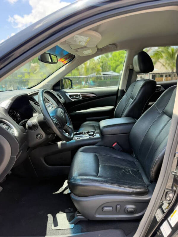 2013 Nissan Pathfinder Platinum