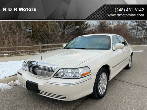 2007 Lincoln Town Car for sale at R & R Motors in Waterford MI