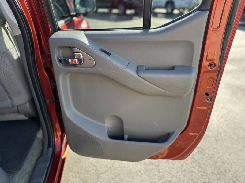 2016 Nissan Frontier SV