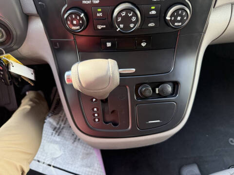 2012 Kia Sedona LX