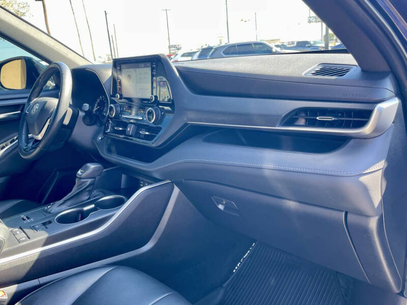 2022 Toyota Highlander XSE