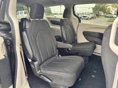 2020 Chrysler Voyager LX