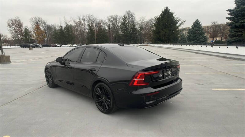 2023 Volvo S60 B5 Plus Black Edition