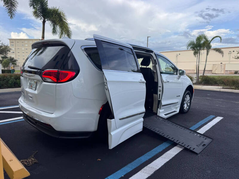 2018 Chrysler Pacifica Touring L