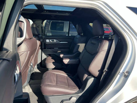 2025 Ford Explorer Platinum