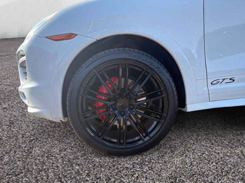 2013 Porsche Cayenne GTS