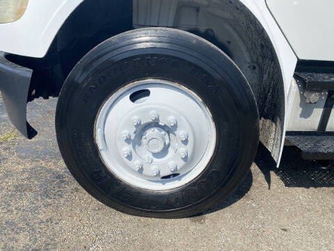 2006 Freightliner M2 106