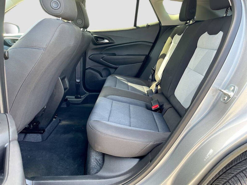 2025 Chevrolet Trax LS