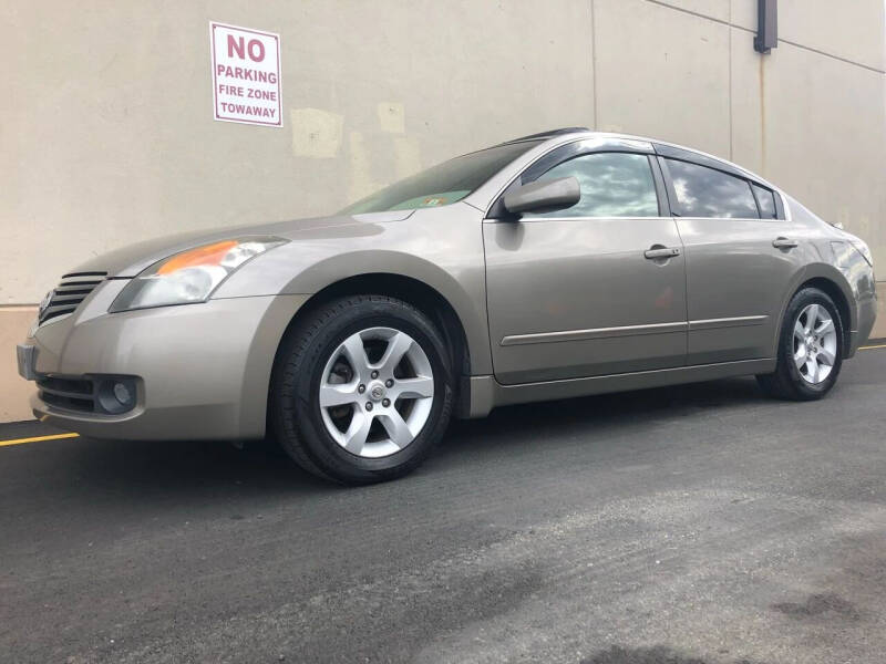 2007 Nissan Altima for sale at International Auto Sales in Hasbrouck Heights NJ