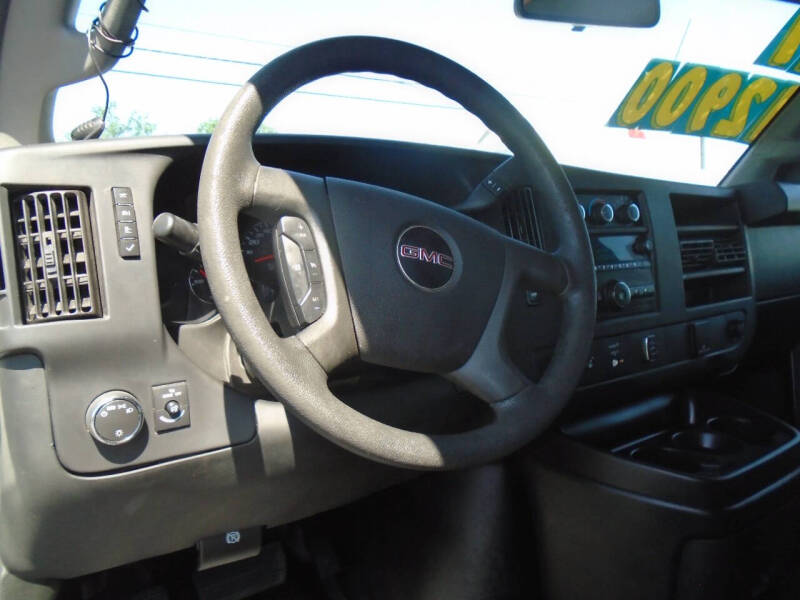 2017 GMC Savana 2500