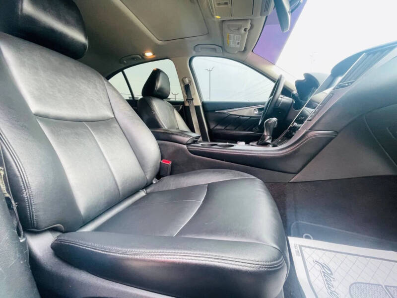 2015 Infiniti Q50 Premium