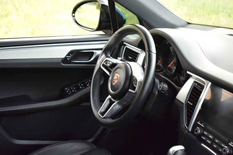 2017 Porsche Macan