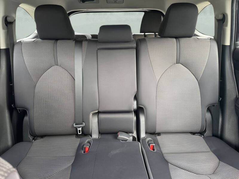 2022 Toyota Highlander LE