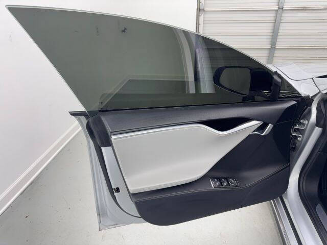 2015 Tesla Model S
