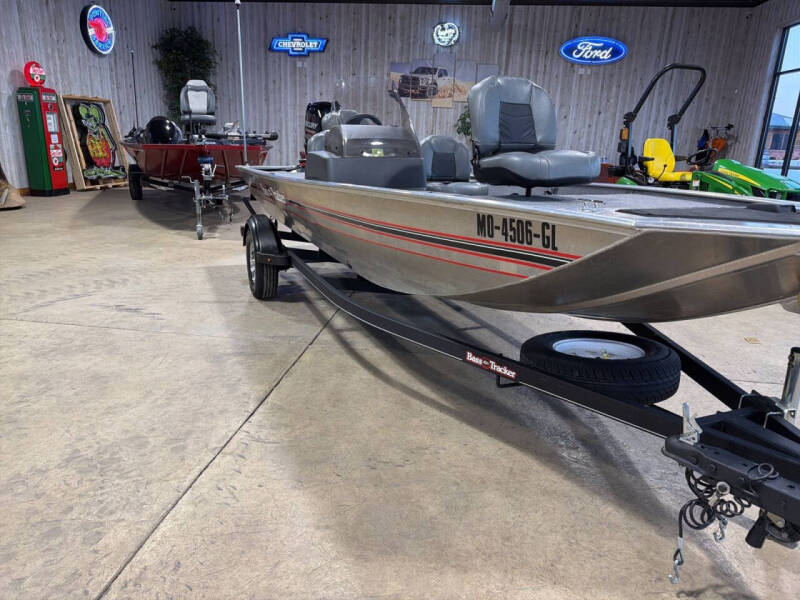 2019 Tracker BASS TRACKER