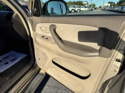 2005 Toyota Sequoia SR5