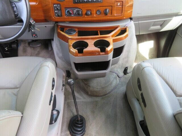 2010 Ford E-Series E-350 SD