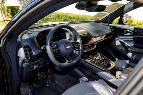 2025 Aston Martin DBX 707