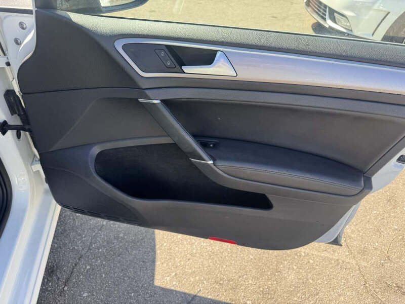 2015 Volkswagen e-Golf SEL Premium