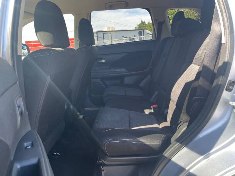 2016 Mitsubishi Outlander SE