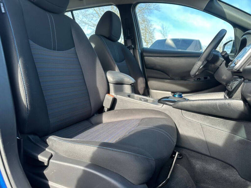 2022 Nissan LEAF SV PLUS