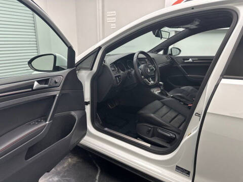2017 Volkswagen Golf GTI SE