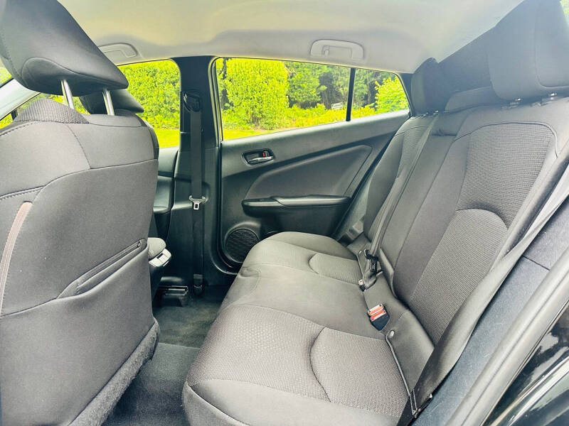 2021 Toyota Prius LE