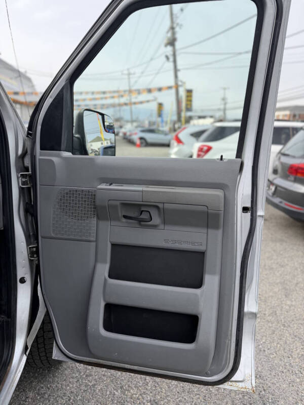 2010 Ford E-Series E-350 SD XL