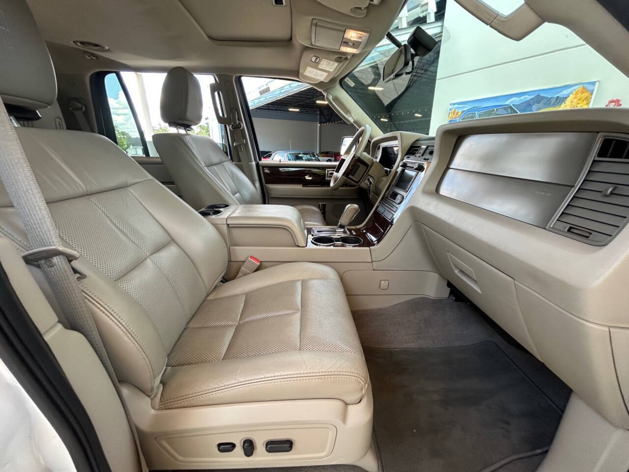 2014 Lincoln Navigator 33