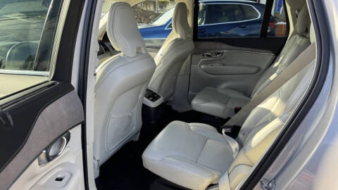 2023 Volvo XC90 Recharge T8 Ultimate Bright Theme 6P