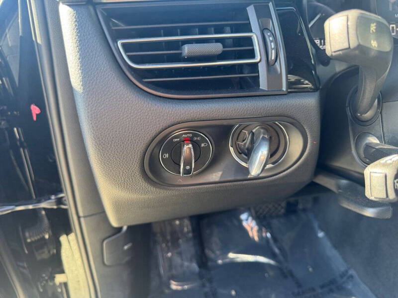 2023 Porsche Macan T