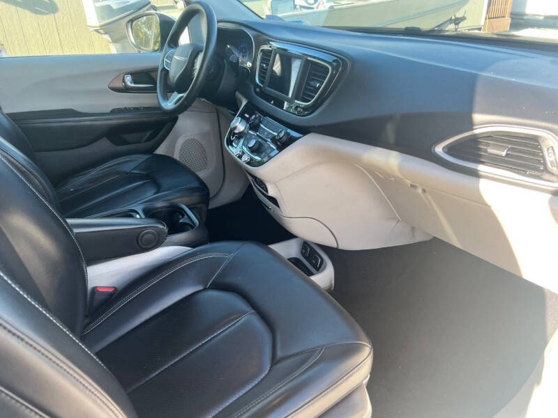 2021 Chrysler Voyager LXi