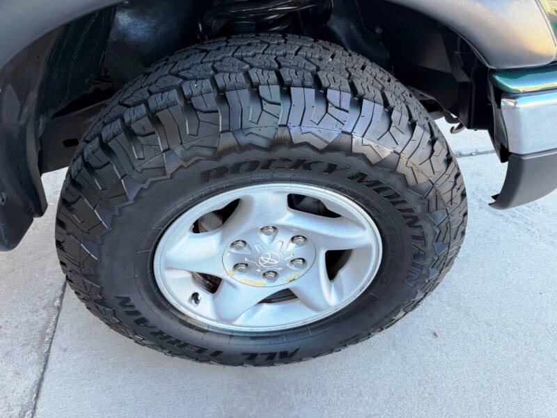 2004 Toyota Tacoma PreRunner V6