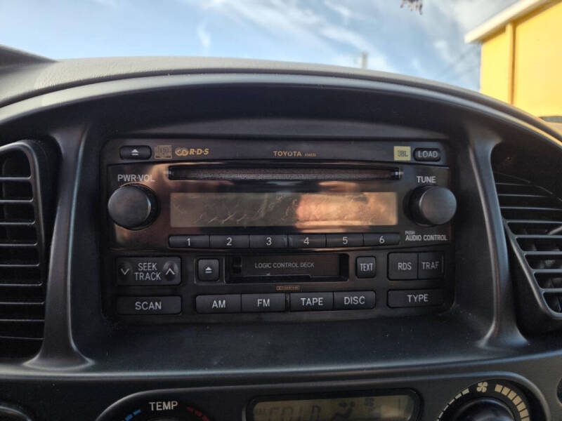 2004 Toyota Sequoia SR5