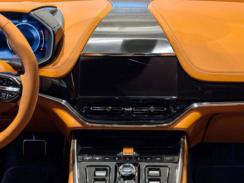 2026 Aston Martin DBX 707
