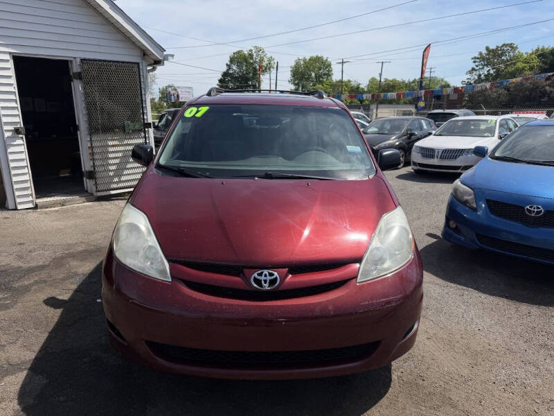 2007 Toyota Sienna CE 7-Passenger