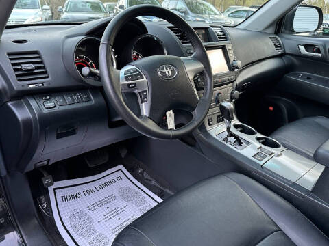 2012 Toyota Highlander SE