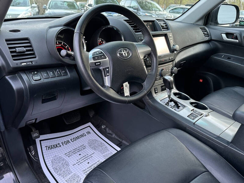 2012 Toyota Highlander SE