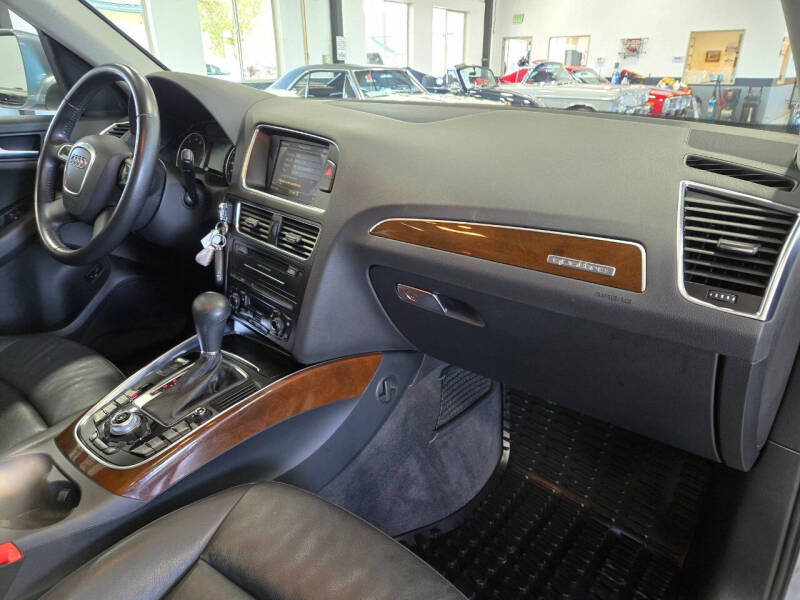 2011 Audi Q5 2.0T quattro Premium Plus