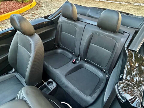 2013 Volkswagen Beetle Convertible 2.5L 50s Edition